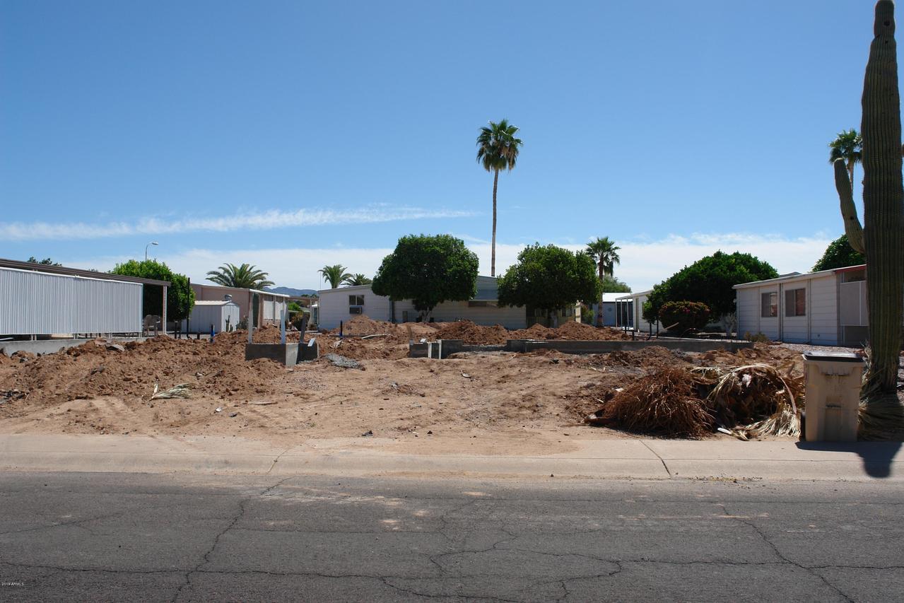 2317 N Demaret Dr., Mesa, AZ 85215