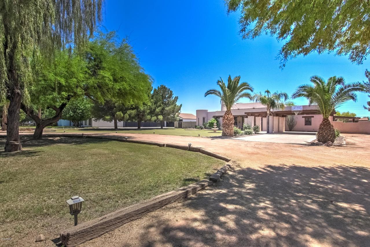 19701 E Calle De Flores St., Queen Creek, AZ 85242