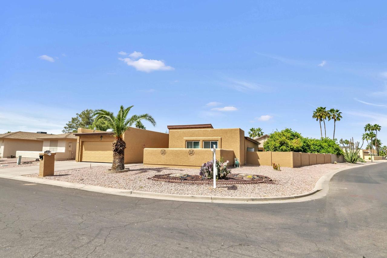 26250 S Jardin Dr., Sun Lakes, AZ 85248