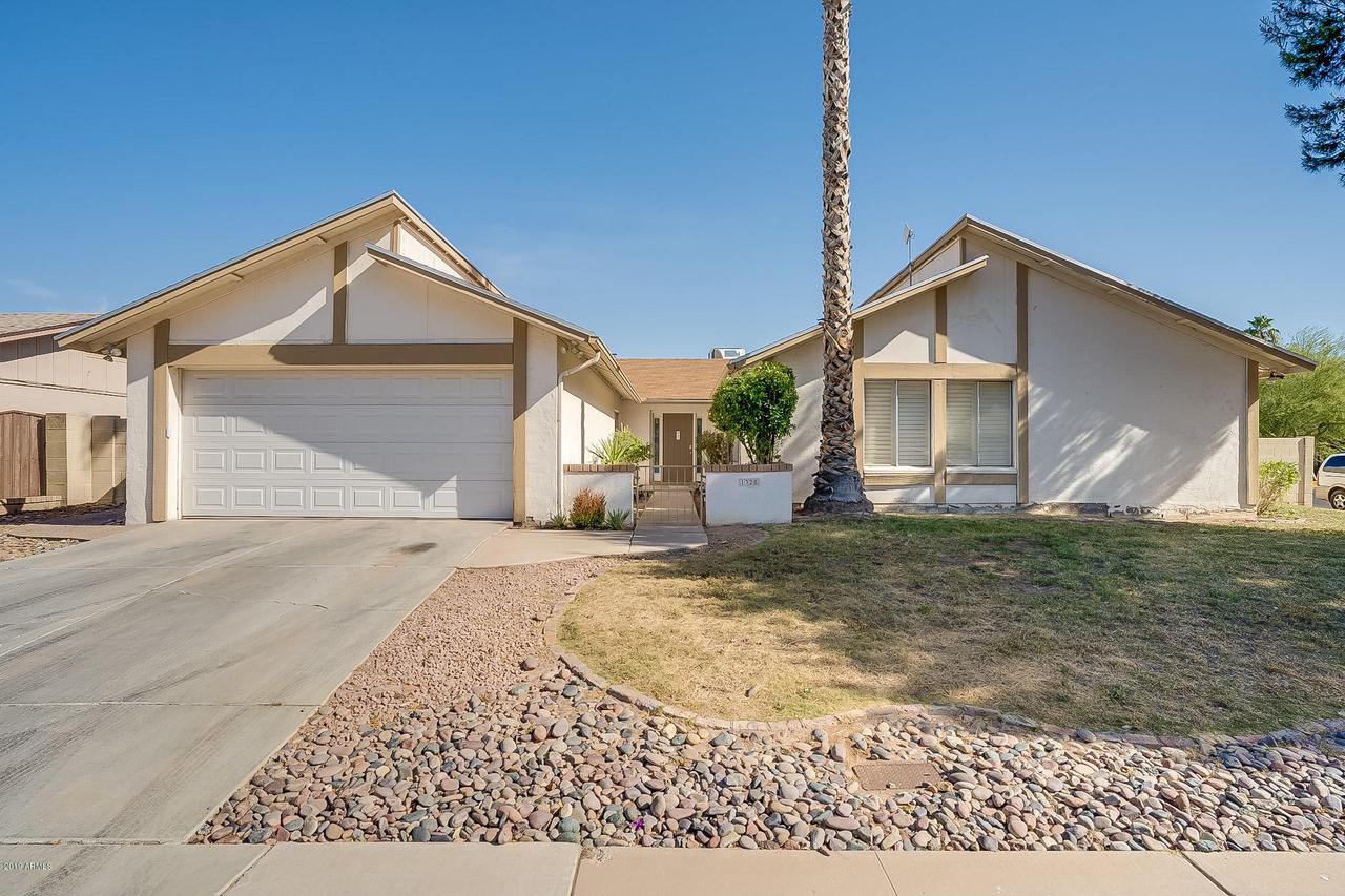 1328 W Lobo Ave., Mesa, AZ 85202