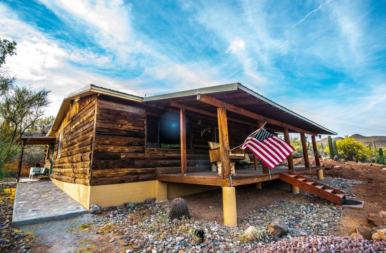 49031 N 25th Ave., New River, AZ 85087