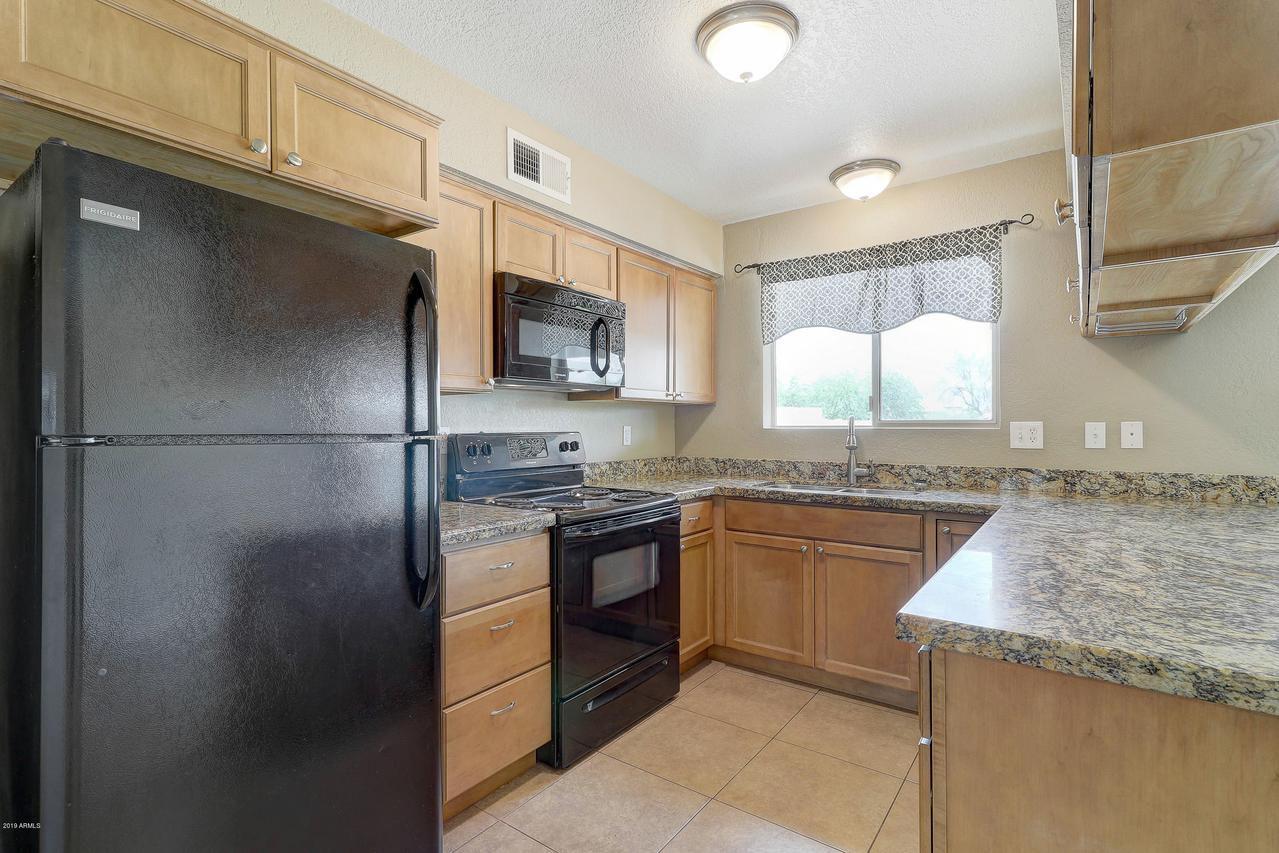 17229 N 8th Ave., Phoenix, AZ 85023