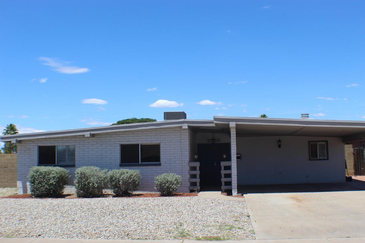 2250 W Larkspur Dr., Phoenix, AZ 85029