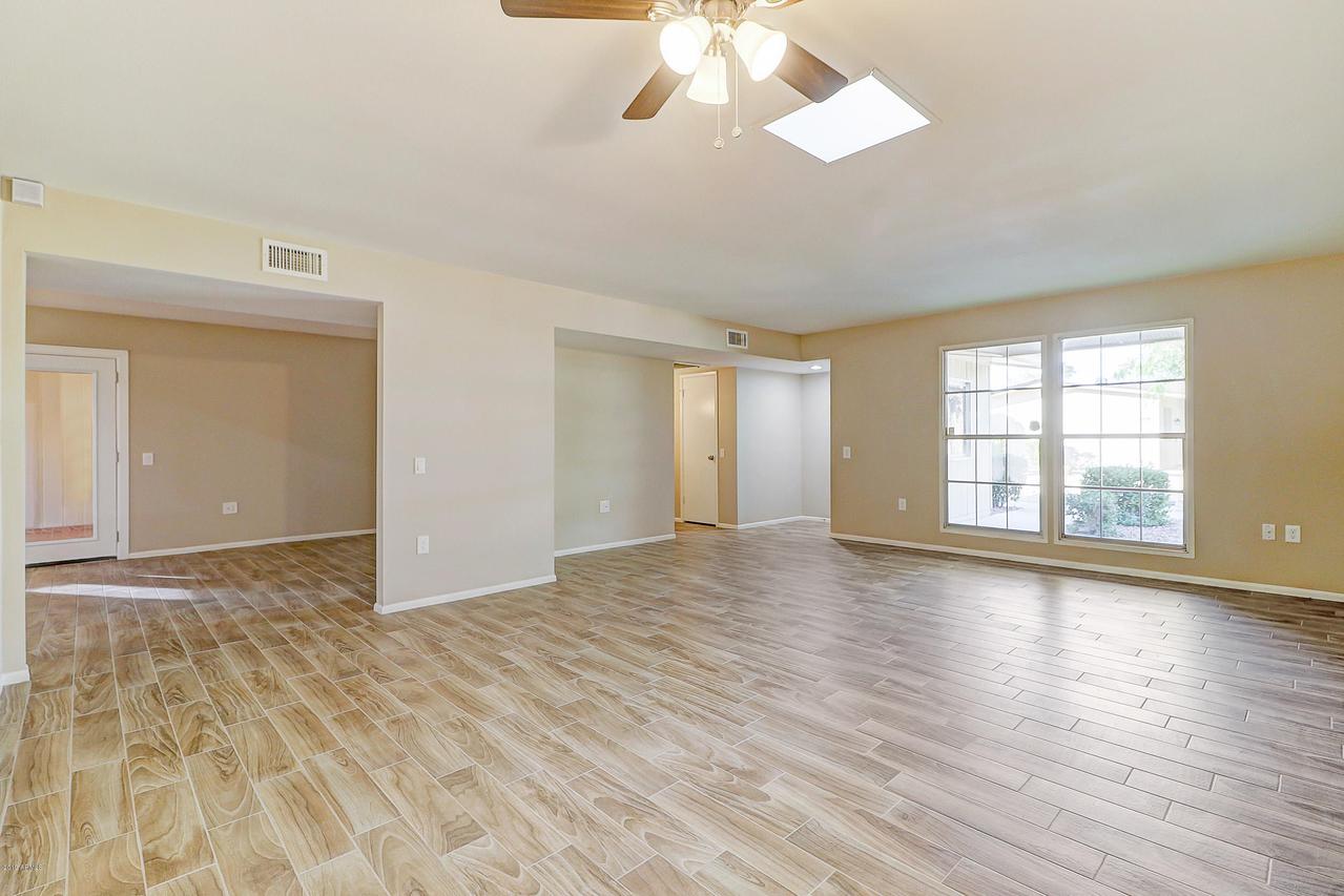 19024 N 134th Dr., Sun City West, AZ 85375