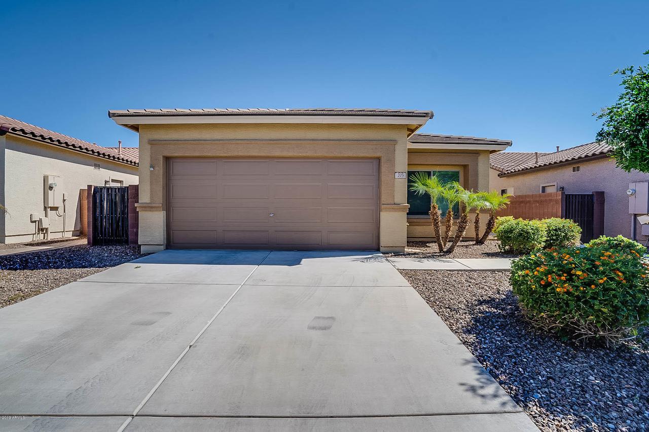 205 W Dragon Tree Ave., San Tan Valley, AZ 85140
