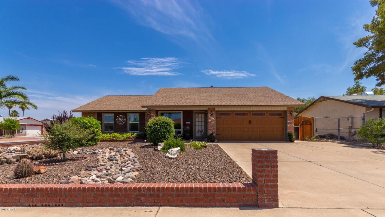 10527 W Lawrence Ln., Peoria, AZ 85345