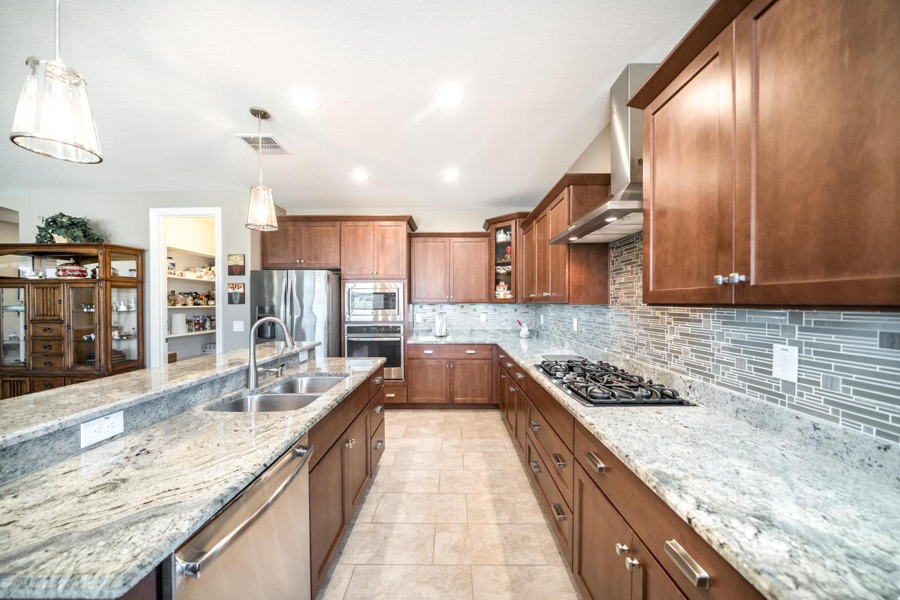 228 W White Oak Ave., San Tan Valley, AZ 85140