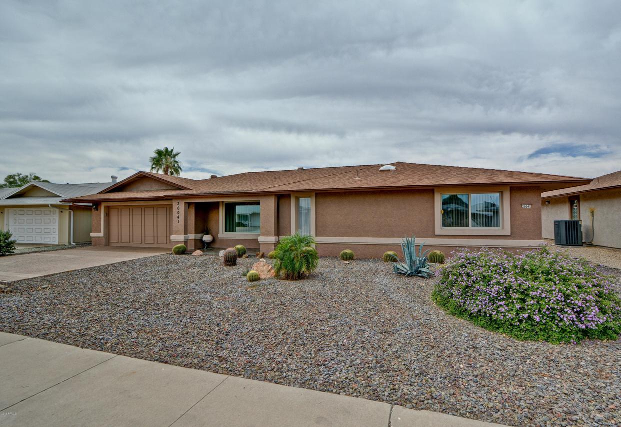 20041 N Welk Dr., Sun City, AZ 85373