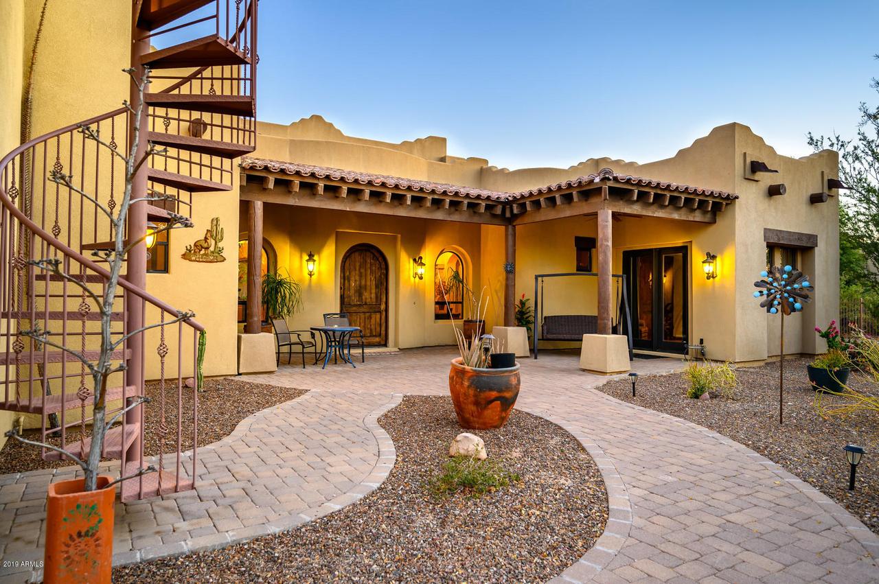 2015 E Desert Ln., Phoenix, AZ 85042