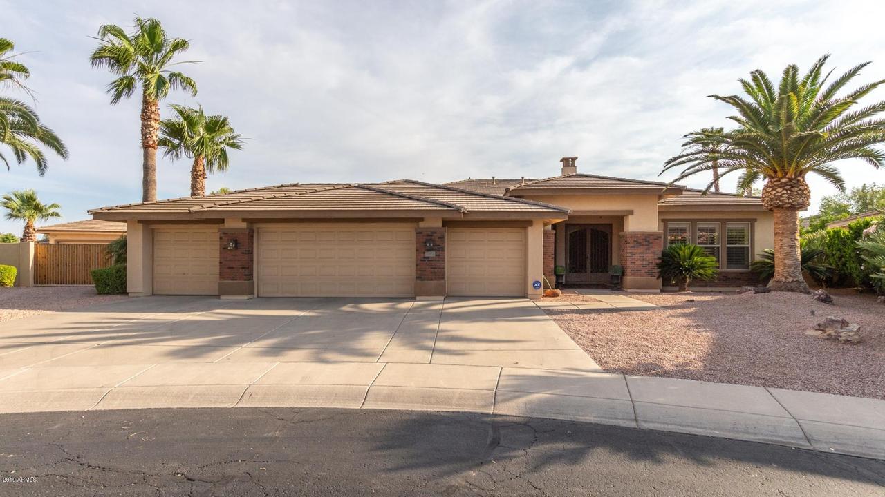 447 E Vinedo Ln., Tempe, AZ 85284