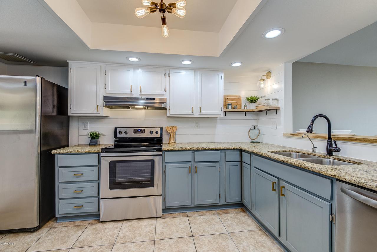 13611 N 24th Ln., Phoenix, AZ 85029