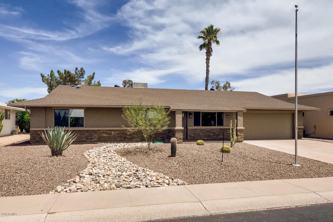 18201 W Willowbrook Dr., Sun City, AZ 85373