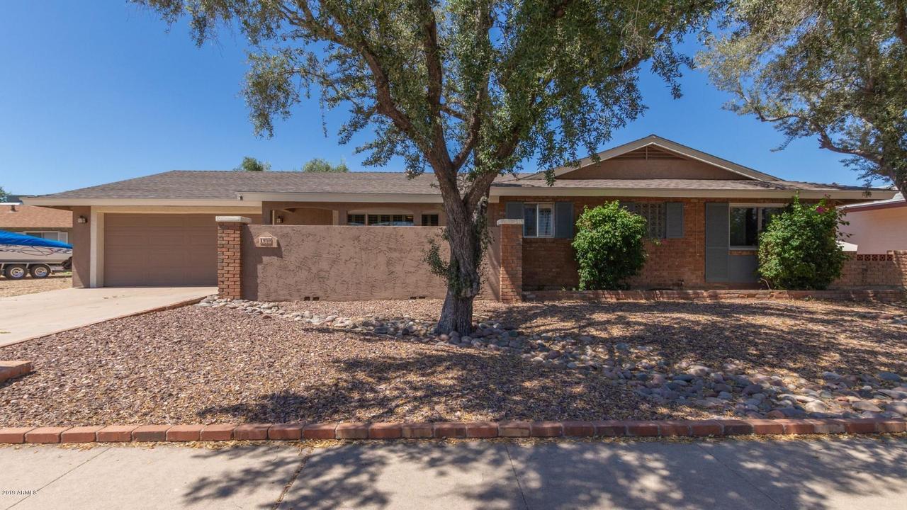 1950 W Meadow Dr., Phoenix, AZ 85023
