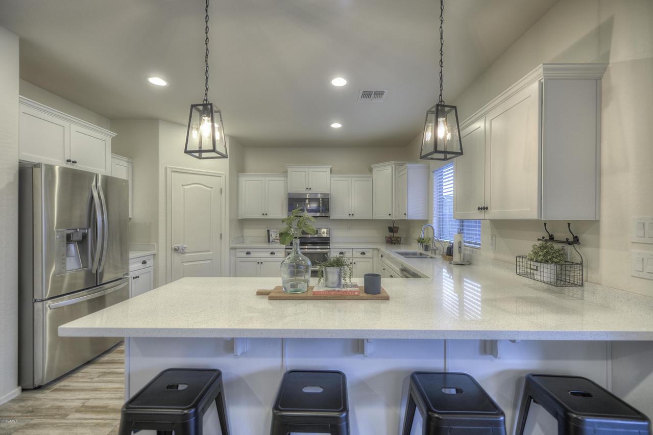 1820 W Spur Dr., Phoenix, AZ 85085