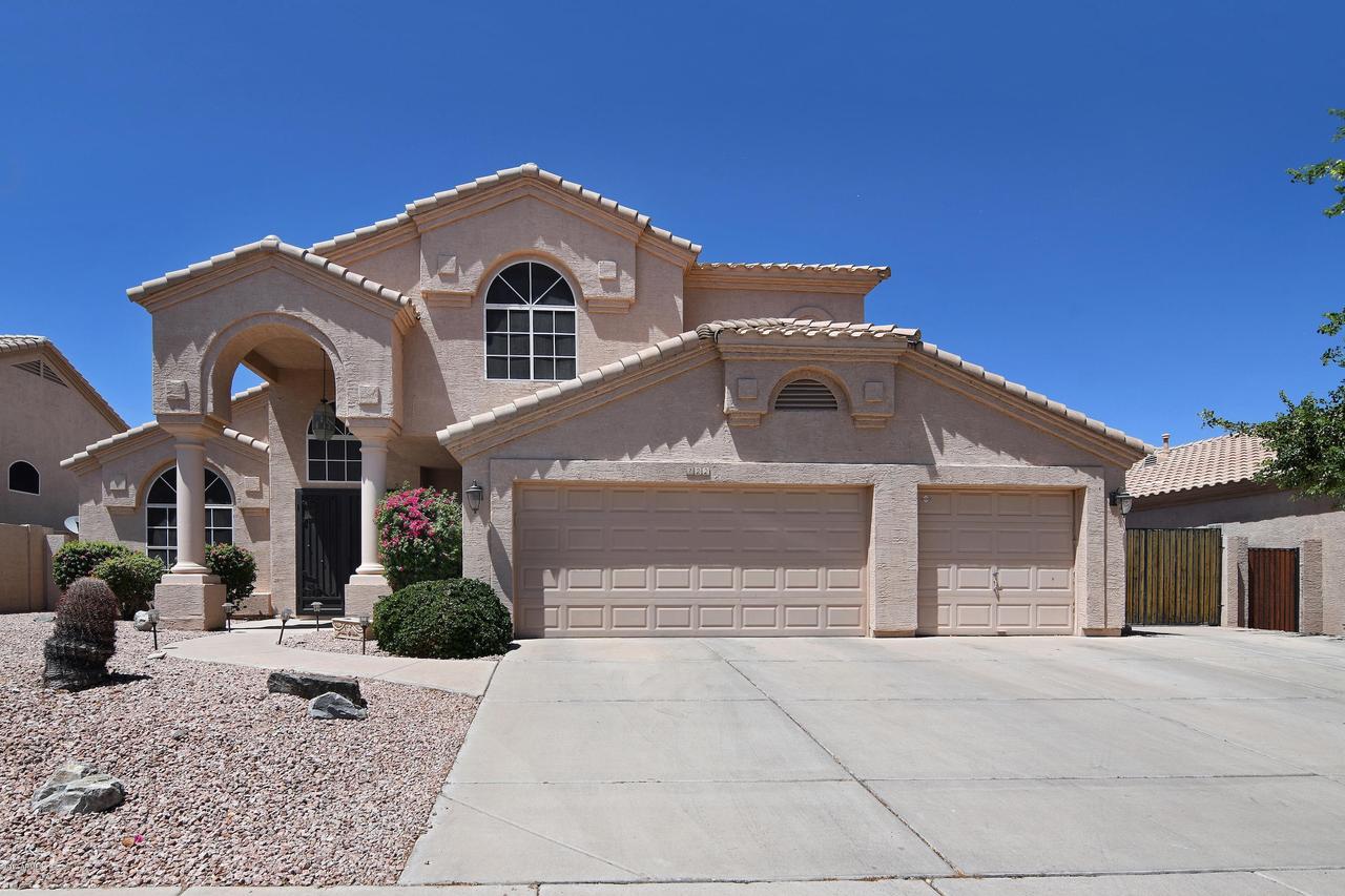 722 W Amberwood Dr., Phoenix, AZ 85045