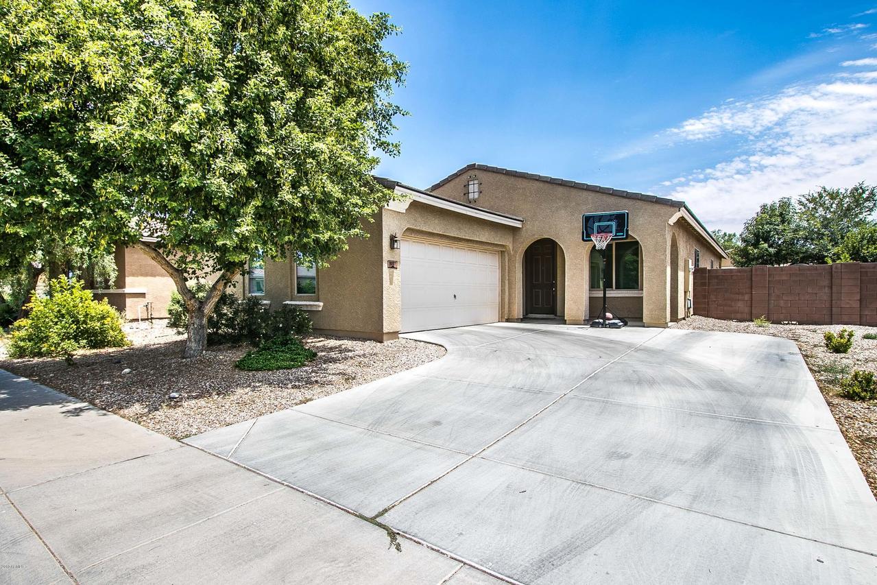 1057 W Deoni Tr., San Tan Valley, AZ 85143