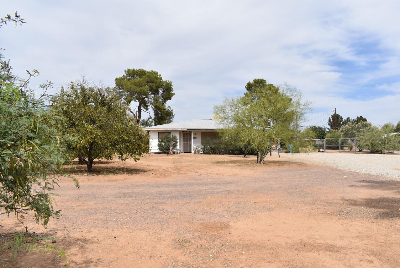 16027 N 40th St., Phoenix, AZ 85032