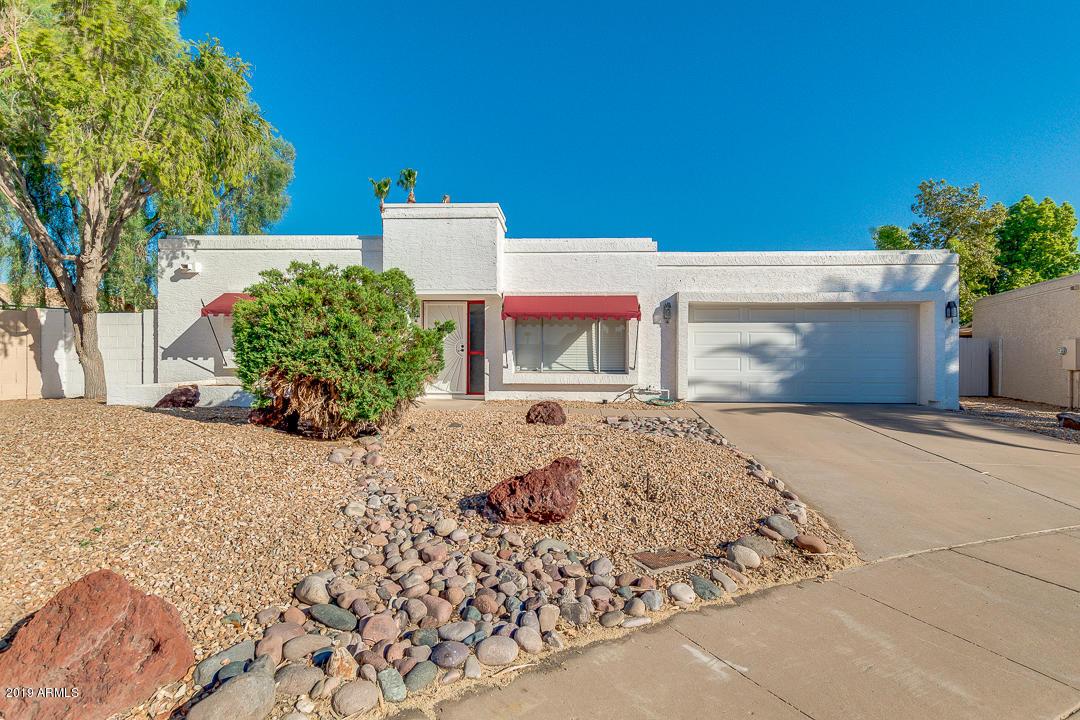 1129 E Michelle Dr., Phoenix, AZ 85022