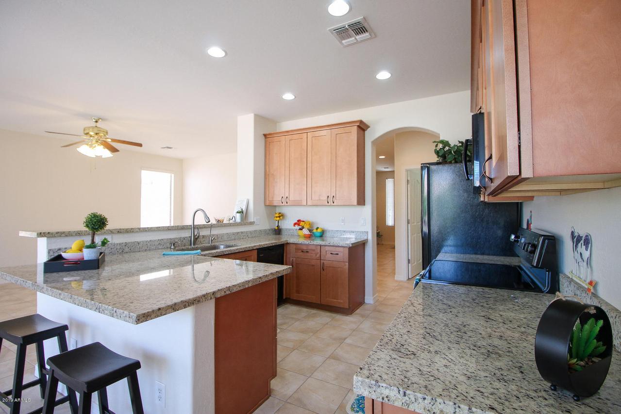 148 E Macaw Ct., San Tan Valley, AZ 85143