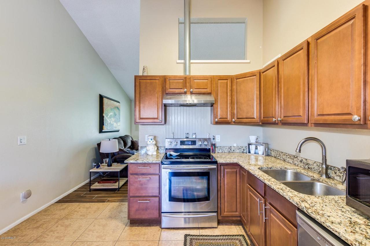 8926 W Loma Ln., Peoria, AZ 85345