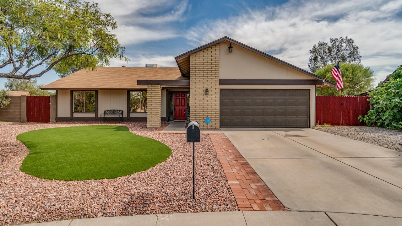 2247 E Kathleen Rd., Phoenix, AZ 85022