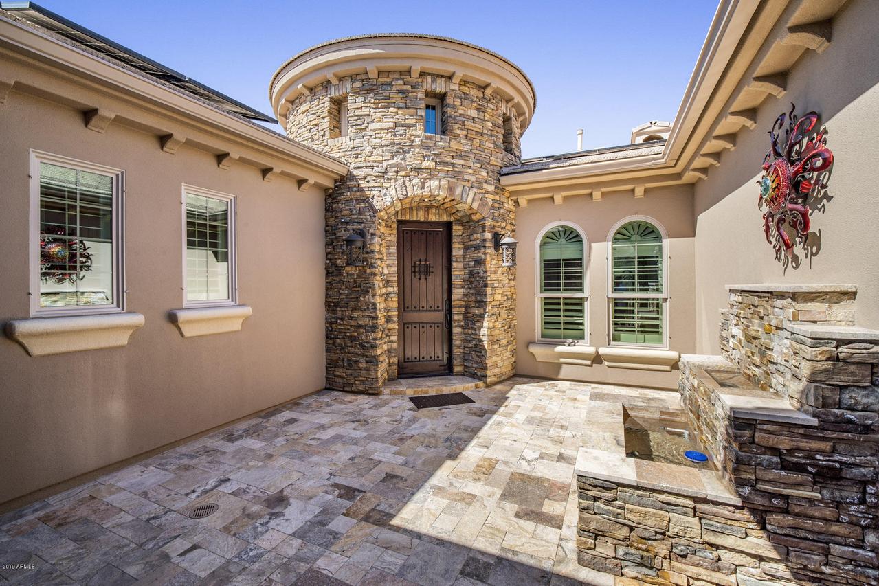 2404 W Espartero Way, Phoenix, AZ 85086