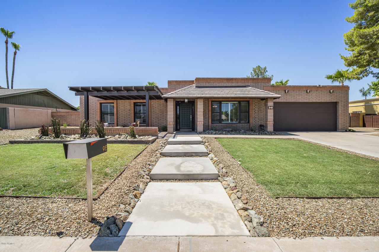 9 E Winged Foot Rd., Phoenix, AZ 85022
