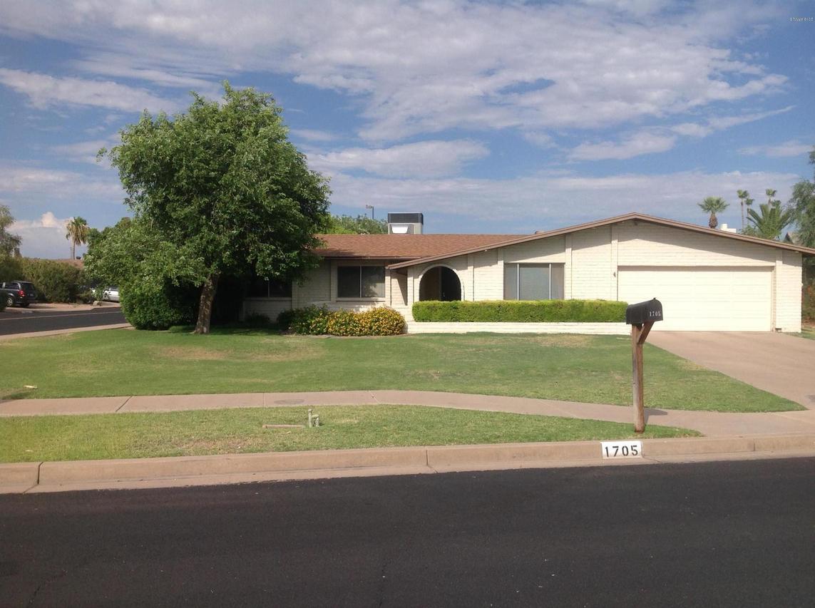 1705 S Catarina Cir., Mesa, AZ 85202