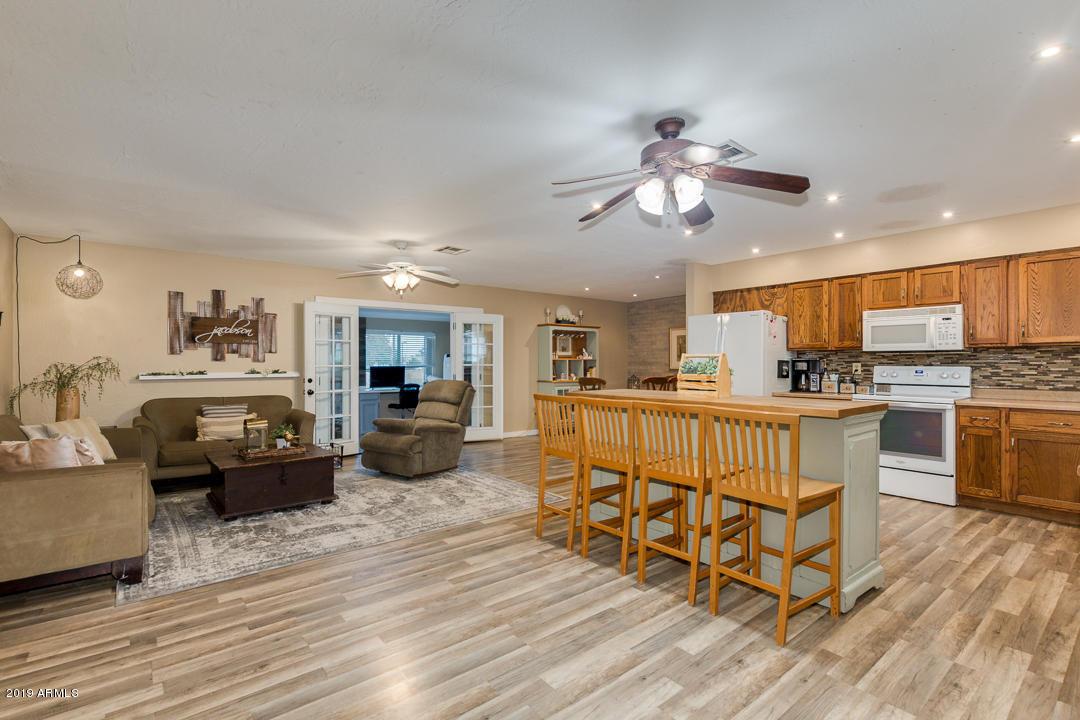 17815 N 8th Dr., Phoenix, AZ 85023