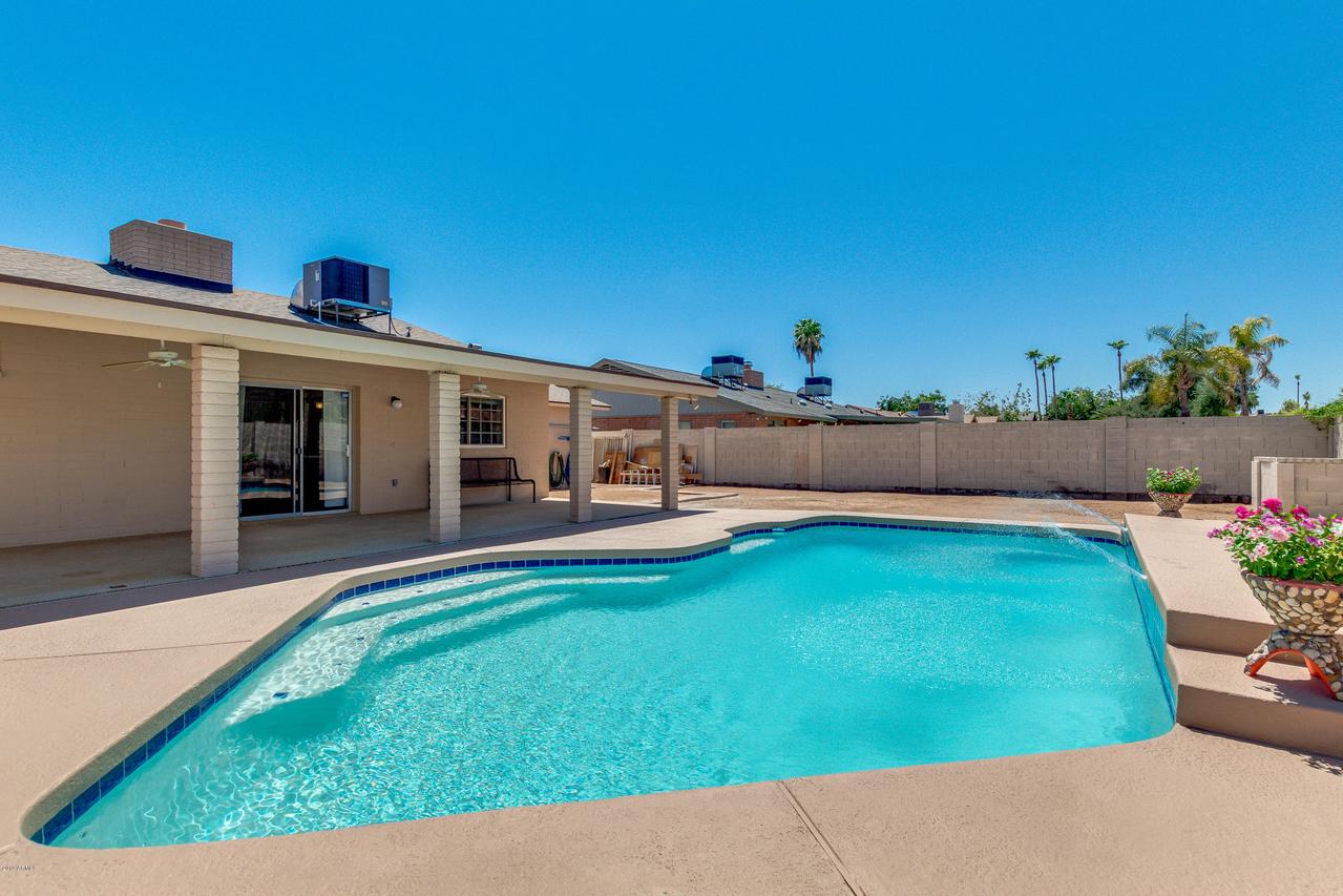 3118 W Betty Elyse Ln., Phoenix, AZ 85053