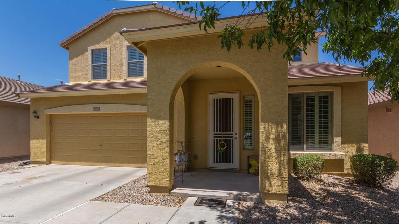 1248 W Desert Hollow Dr., San Tan Valley, AZ 85143