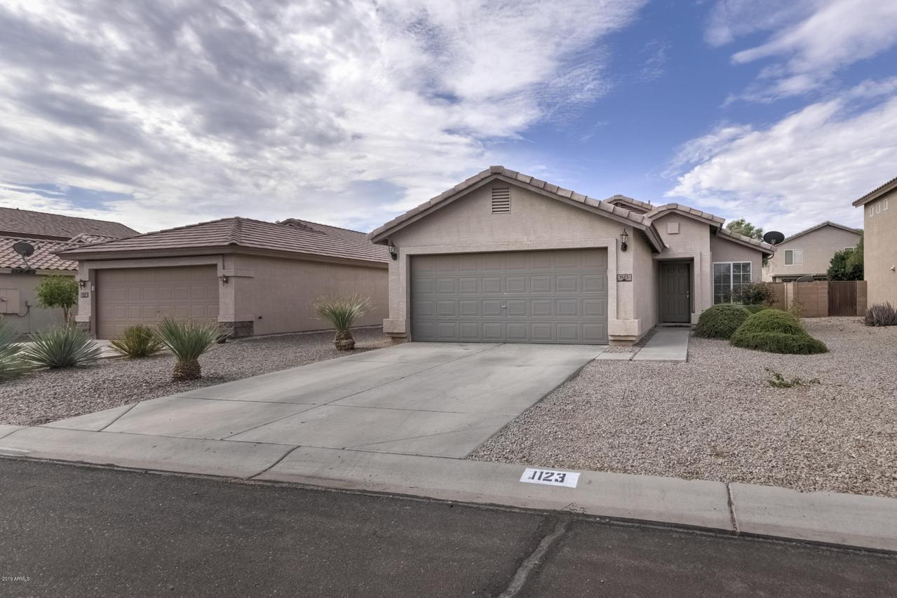 1123 E Stardust Way, San Tan Valley, AZ 85143