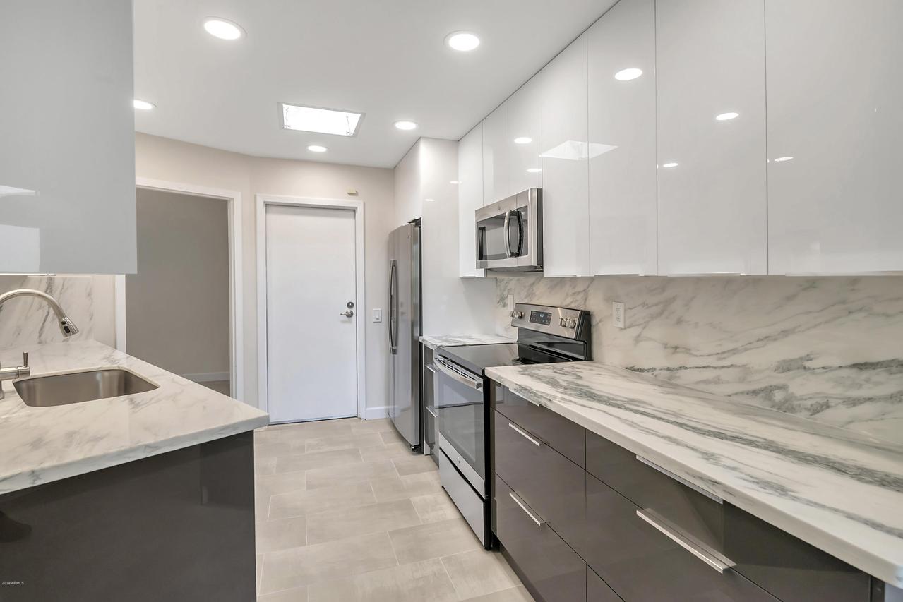 9919 W Hutton Dr., Sun City, AZ 85351