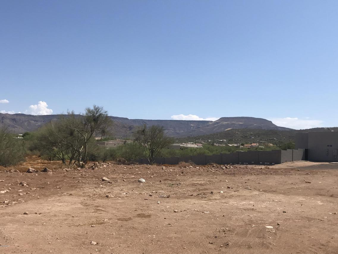 1706 E Circle Mountain Rd., New River, AZ 85087