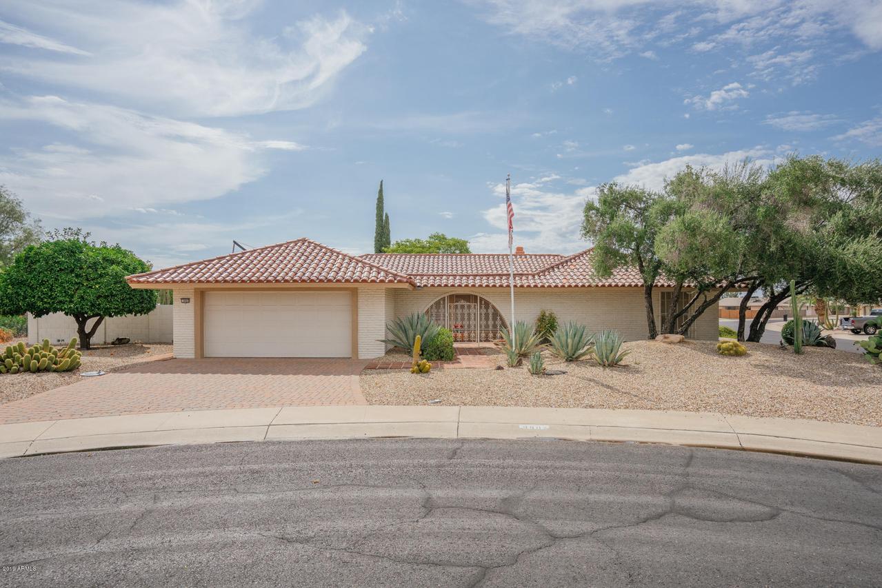 9902 W Willow Creek Cir., Sun City, AZ 85373