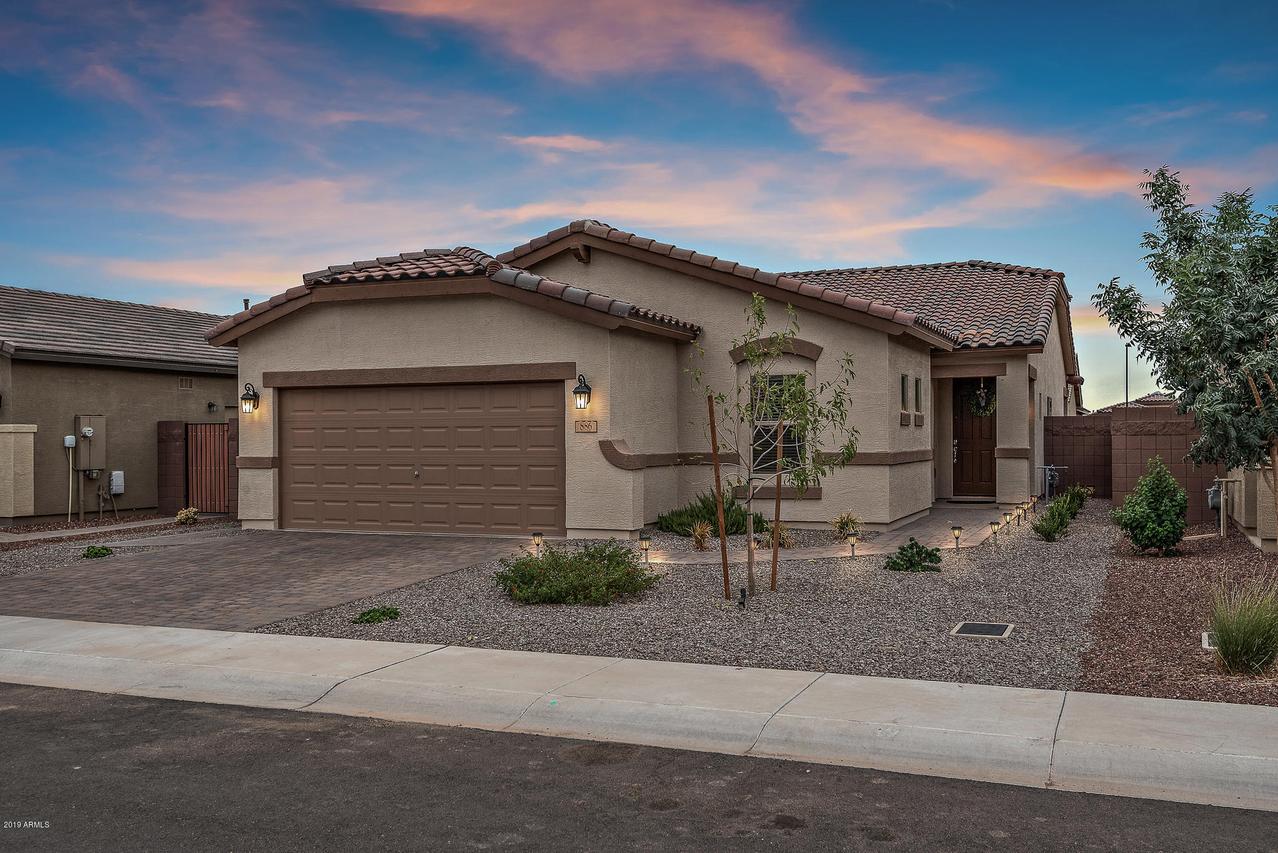 886 W Leadwood Ave., San Tan Valley, AZ 85140