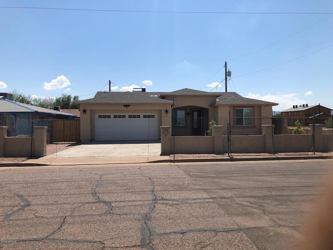 1631 E Wood St., Phoenix, AZ 85040