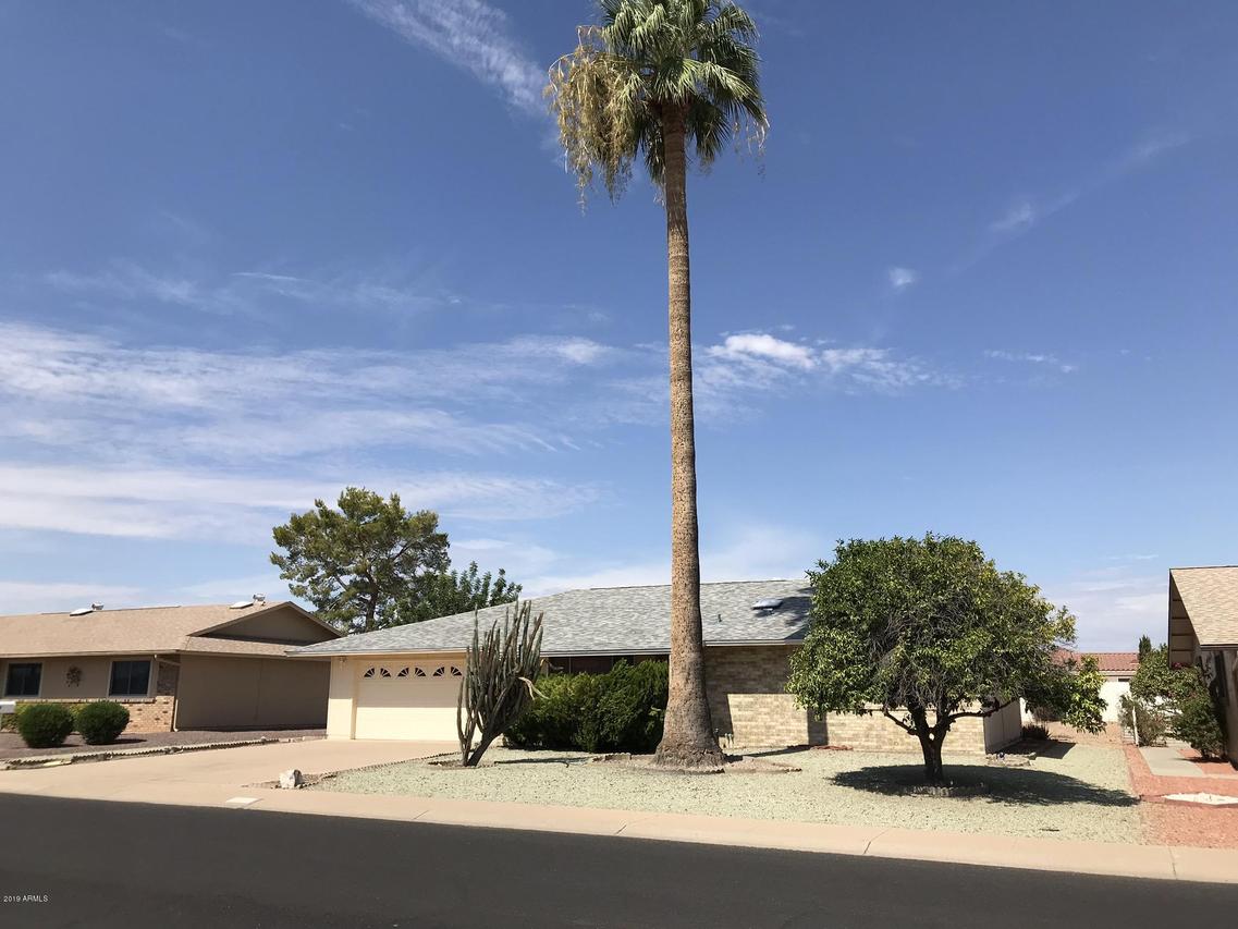18006 N Willowbrook Dr., Sun City, AZ 85373