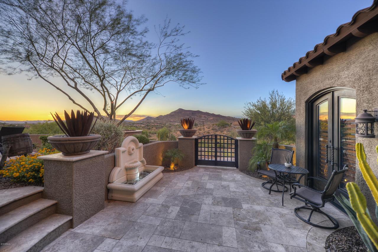 2705 W Espartero Way, Phoenix, AZ 85086