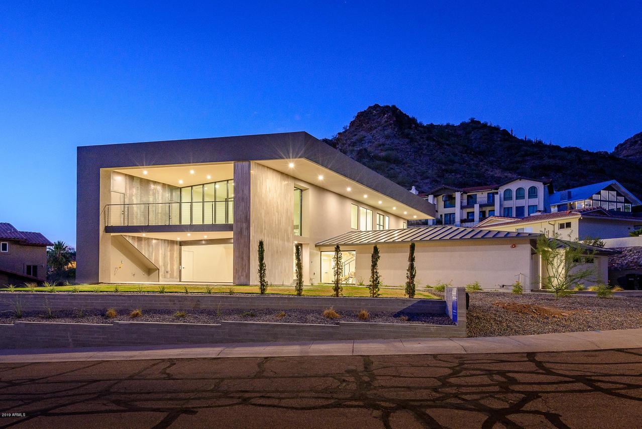 2432 E Lincoln Cir., Phoenix, AZ 85016