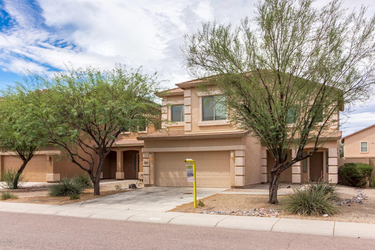 716 W Oak Tree Ln., San Tan Valley, AZ 85143