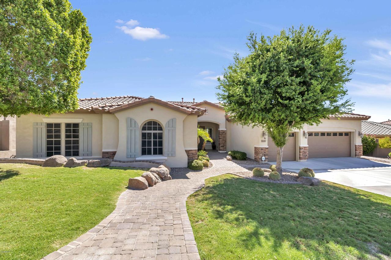 16405 S 29th Dr., Phoenix, AZ 85045