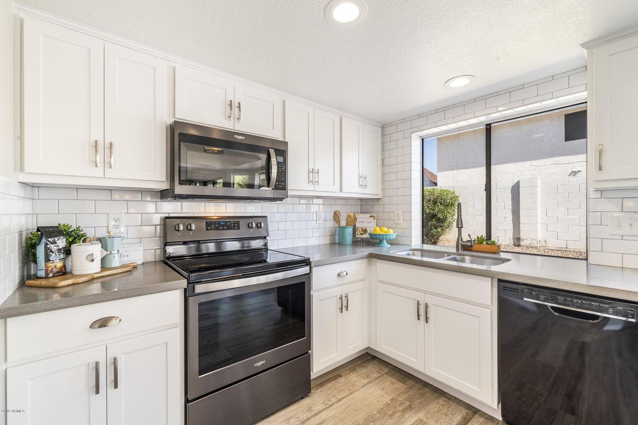 3302 E Longhorn Dr., Phoenix, AZ 85050