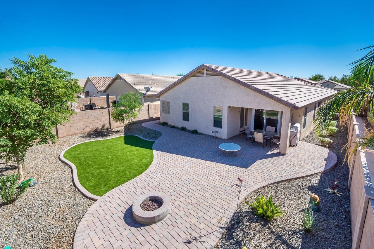 516 W Dexter Way, San Tan Valley, AZ 85143