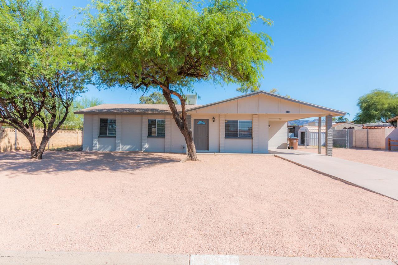9526 E Dallas St., Mesa, AZ 85207