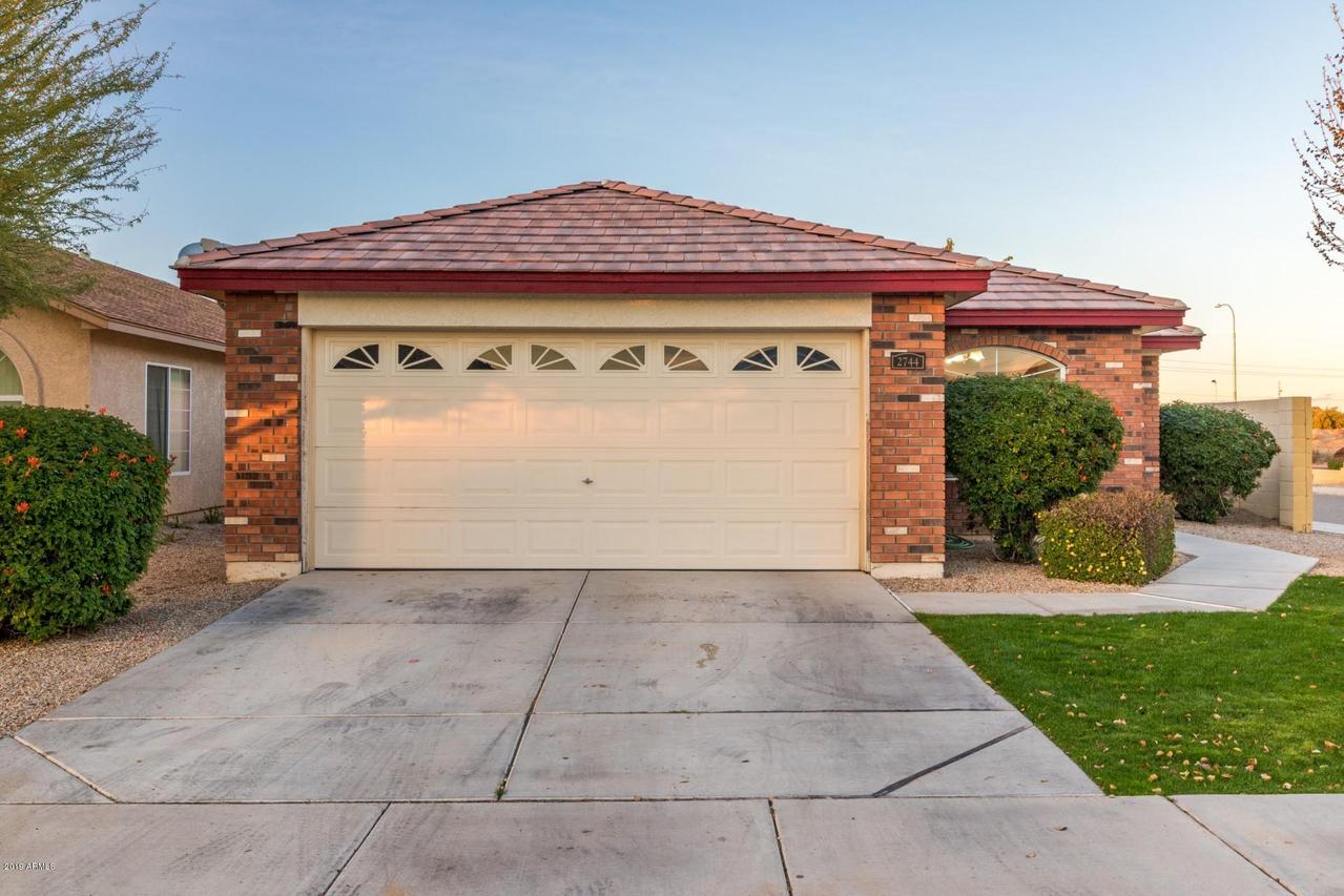 2744 W Grenadine Rd., Phoenix, AZ 85041