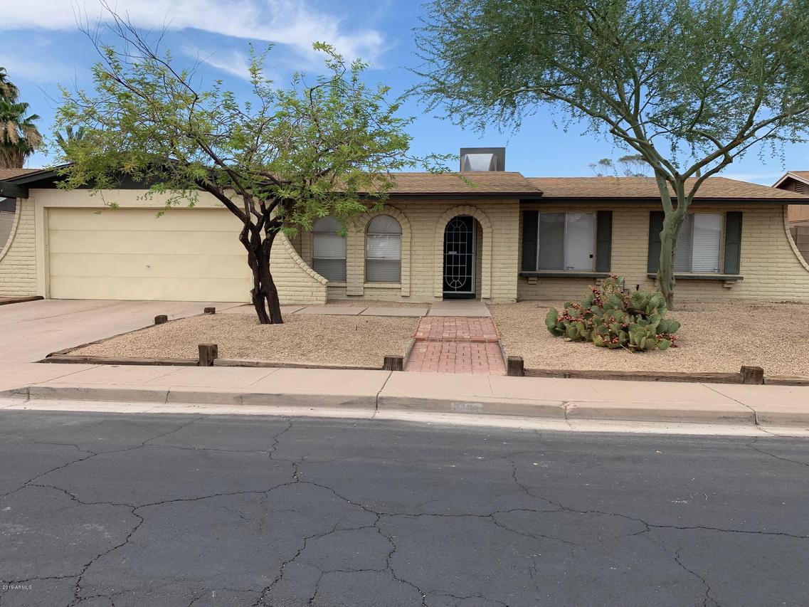 2432 W Peralta Cir., Mesa, AZ 85202