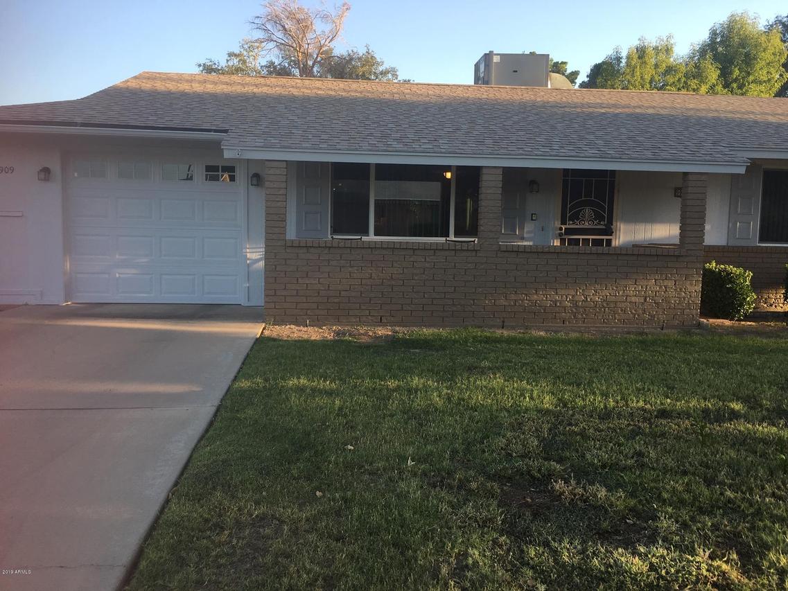 9909 W Newport Dr., Sun City, AZ 85351