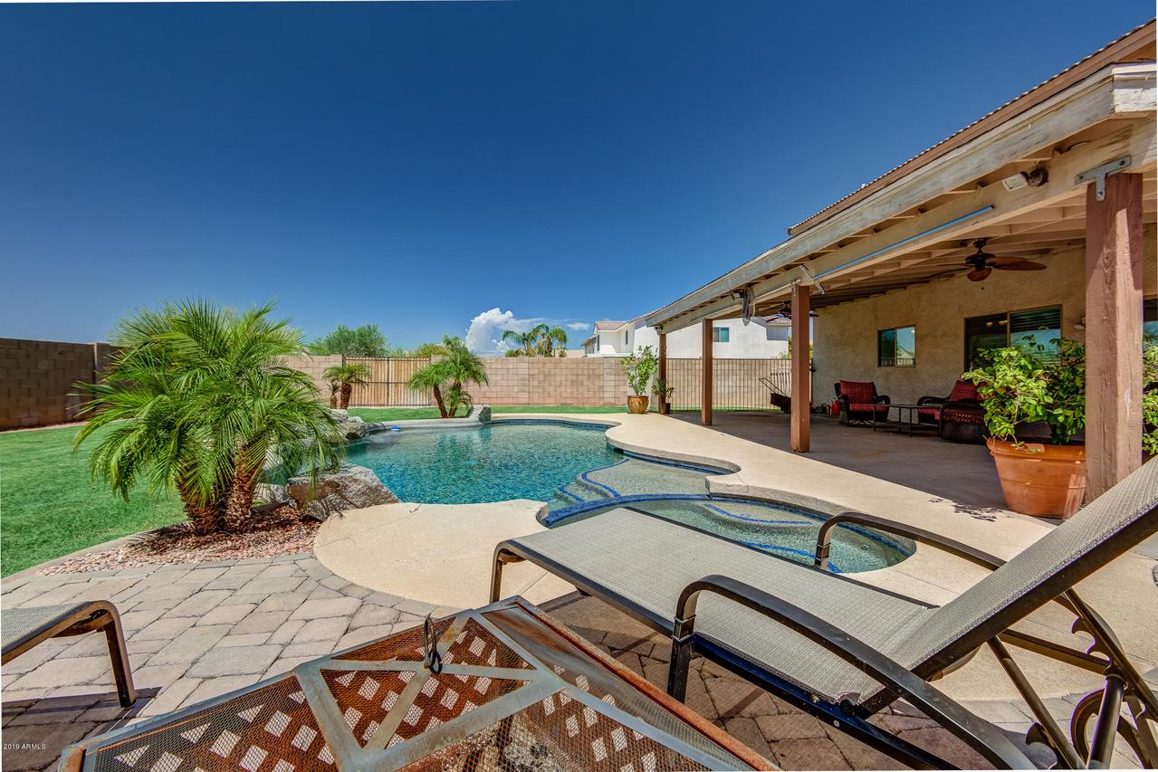 18050 N 89th Ln., Peoria, AZ 85382