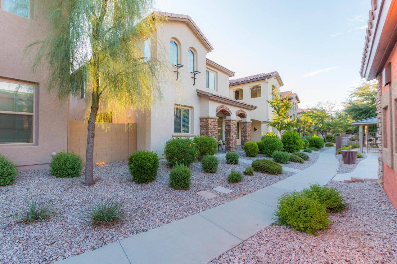 9158 W Coolbrook Ave., Peoria, AZ 85382